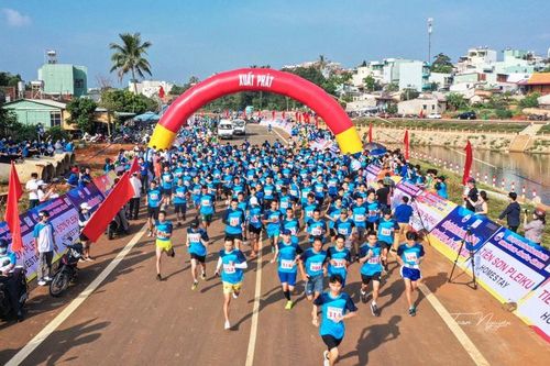 Áp dụng tính giờ điện tử cho mỗi người tại Giải Việt dã truyền thống Kpă Klơng