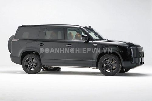 SUV địa hình dài hơn 5 mét, công suất 476 mã lực, tiêu thụ 2,67 lít xăng/100 km, giá hơn 1,1 tỷ đồng