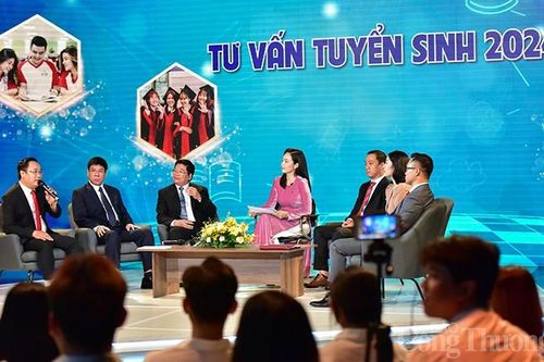 Khởi động chương trình Tư vấn tuyển sinh 2024
