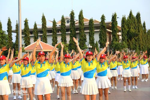Hơn 500 người tham dự chương trình đồng diễn kỷ niệm 78 năm Ngày thành lập ngành thể thao Việt Nam