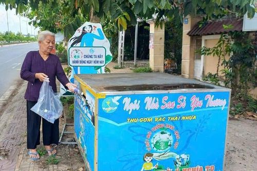 Phụ nữ vùng biên tiên phong bảo vệ môi trường xanh - sạch - đẹp