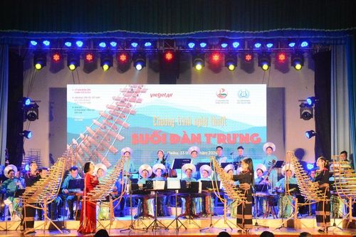 'Suối đàn t'rưng': Trọn tình yêu với Tây Nguyên