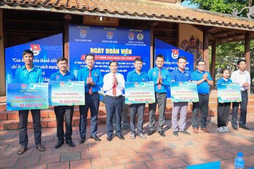 Nhiều hoạt động 'Ngày đoàn viên' tại huyện Vạn Ninh