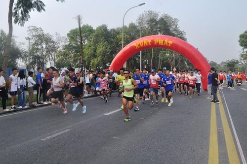 Hơn 2.000 người tham gia Ngày chạy Olympic và Giải việt dã truyền thống lần thứ 32