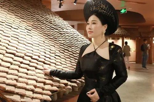 Cùng NSƯT Hương Giang khám phá vẻ đẹp tiềm ẩn của làng gốm cổ Bát Tràng