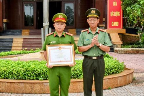 Luôn nỗ lực để xứng đáng với danh hiệu 'Gương mặt trẻ Công an tiêu biểu'