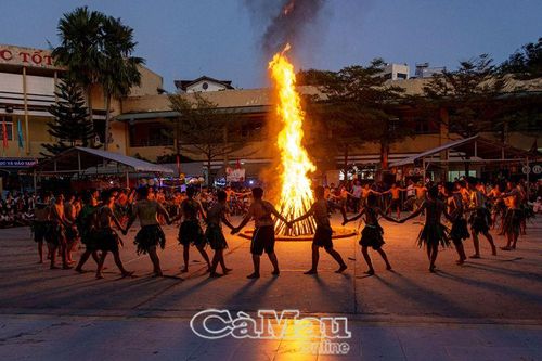Sôi nổi hội trại truyền thống 26/3