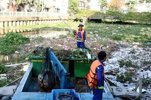 TPHCM: Kênh Nhiêu Lộc - Thị Nghè lại ô nhiễm nặng vì rác