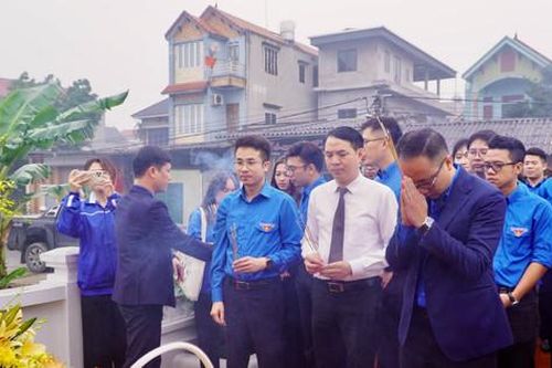 Tưởng niệm cán bộ, phóng viên Việt Nam-Algeria hy sinh trong vụ tai nạn máy bay tại Sóc Sơn năm 1974