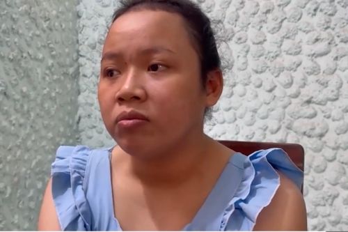 Nhờ chuyển khoản 290 triệu đồng rồi trèo lên mái nhà bỏ trốn