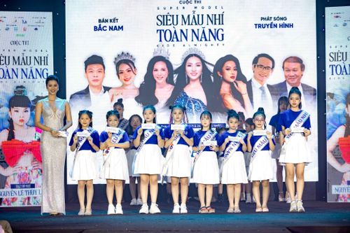 Vòng thi bán kết 'Siêu mẫu nhí toàn năng khu vực miền Bắc'