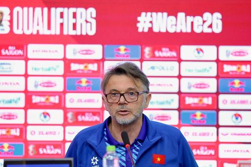 HLV Philippe Troussier mong nhận được sự ủng hộ của khán giả