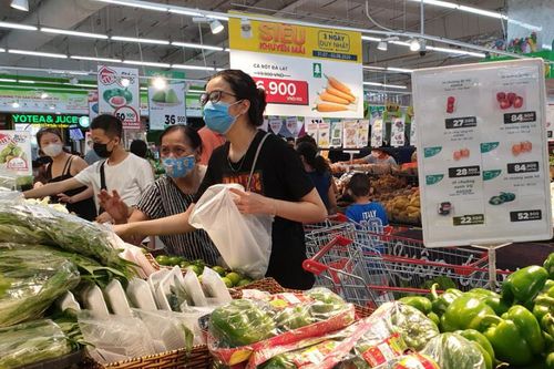 Standard Chartered: áp lực lạm phát ngăn đà giảm lãi suất
