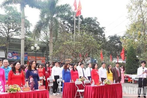 Lạng Sơn kết nạp đảng viên cho học sinh