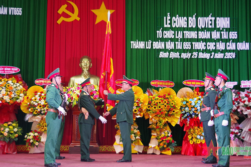 Quân khu 5 công bố quyết định tổ chức lại Trung đoàn vận tải 655 thành Lữ đoàn vận tải 655