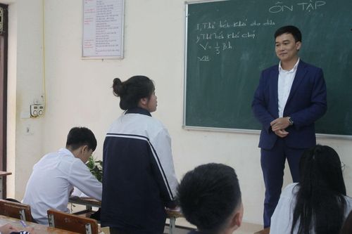 Thi đánh giá năng lực, tư duy: Nở rộ lò luyện