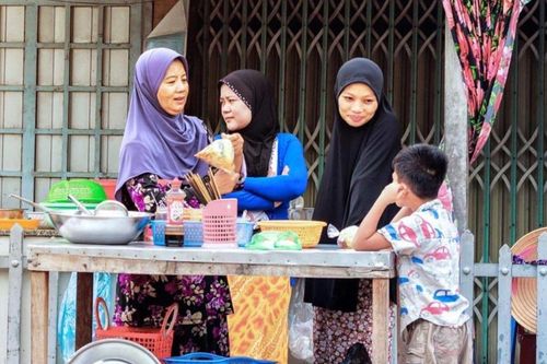 Niềm vui của đồng bào Chăm An Giang đón mừng lễ tháng yêu thương