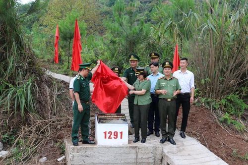 Những cung đường lên biên cương thấm đượm ý chí, tình quân dân