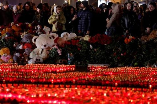 Hình ảnh lễ quốc tang tưởng nhớ nạn nhân vụ khủng bố ở Moscow