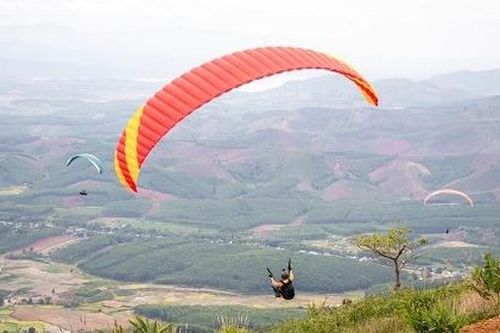 Phi công tử vong khi bay dù lượn: Quyên góp hỗ trợ gần 100 triệu đồng
