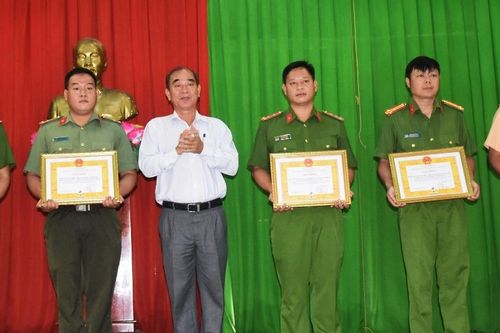 11 tập thể, cá nhân trong chuyên án ma túy 0224T được thưởng nóng