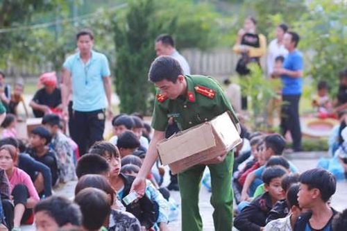 Thượng úy công an luôn hướng về cộng đồng