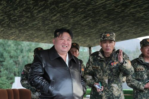 Ông Kim Jong Un thị sát đơn vị xe tăng Triều Tiên, lệnh sẵn sàng chiến đấu