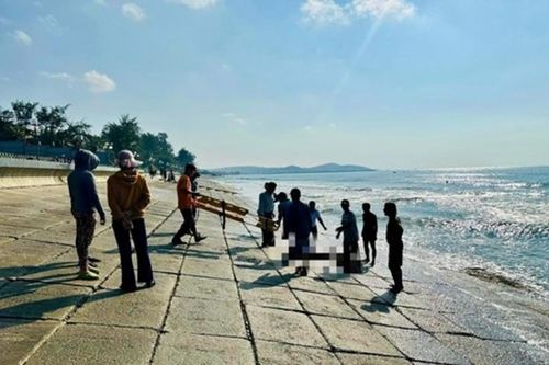 Cứu sống người phụ nữ tắm biển bị đuối nước