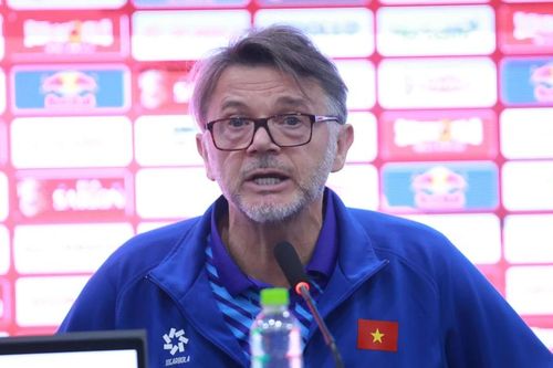 Huấn luyện viên Troussier nói gì trước trận tái đấu với đội tuyển Indonesia?
