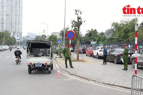 Xử lý tình trạng trông giữ ô tô trái phép quanh các bệnh viện Hà Nội