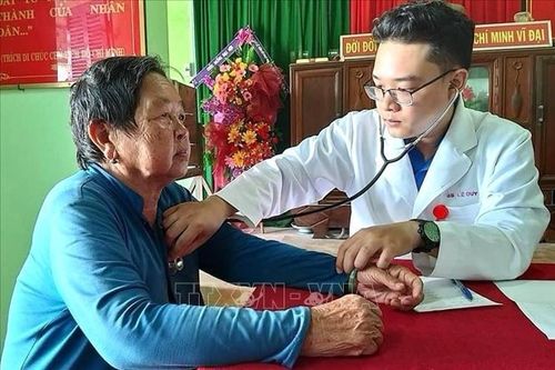 Bác sỹ Lê Duy, thủ lĩnh Đoàn trách nhiệm với cộng đồng