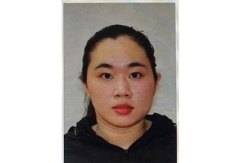 Truy tìm người phụ nữ bị tố chiếm đoạt tiền 'xin điểm' của bạn học