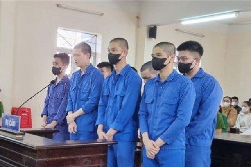 Tấn công hội đồng khiến 1 người chết, nhóm thanh thiếu niên lĩnh án tù