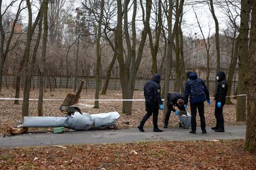 Reuters: Nga không kích nhằm vào Ukraine, một tên lửa được cho là 'bay vào không phận' Ba Lan