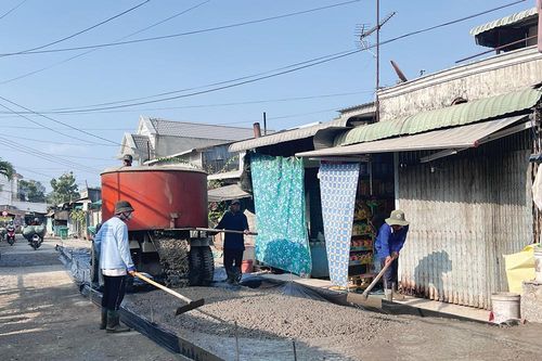 Châu Thành học tập và làm theo Bác
