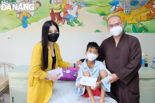 Nỗ lực giúp đỡ, nâng cao đời sống tinh thần người bệnh