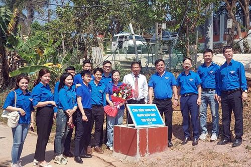 Trao tặng 2 giếng khoan cho Trường phổ thông DTNT THPT huyện Điện Biên Đông