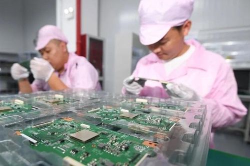 Trung Quốc cấm chip Intel và AMD trong cơ quan nhà nước