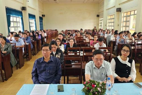 Bồi dưỡng chuyên đề tư tưởng Hồ Chí Minh và Đảng ta thật vĩ đại cho 82 đảng viên TP. Pleiku