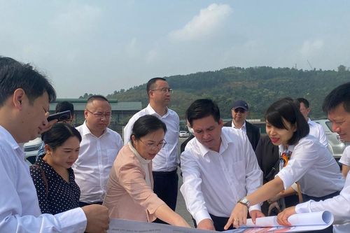 Trao đổi hoạt động thu hút đầu tư vào khu công nghiệp, khu kinh tế Việt - Trung