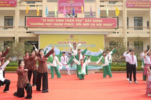 Sổi nổi ngày hội 'Tiến bước lên Đoàn' cấp tỉnh