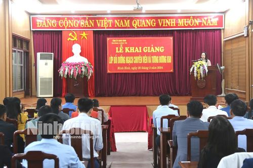 Khai giảng lớp bồi dưỡng ngạch chuyên viên và tương đương K60