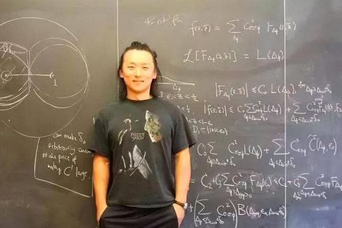 Thần đồng vật lý Trung Quốc khiến Đại học Harvard phá bỏ thông lệ 300 năm