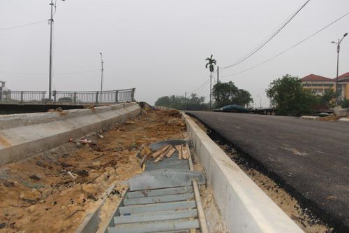 Cây cầu đội vốn gần 70 tỷ đồng ở TP Huế ra sao sau hơn nửa thập kỷ thi công?