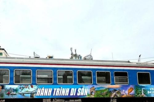 'Ngắm trước' đoàn tàu du lịch Huế - Đà Nẵng