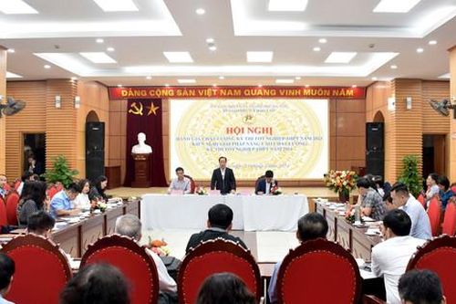 Hà Nội: Tổ chức ôn tập trên truyền hình cho học sinh lớp 12