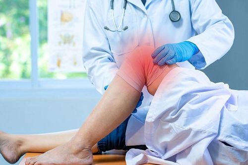 Điều trị gai khớp gối cho người cao tuổi