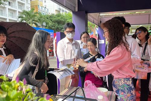 Gần 400 sản phẩm, dịch vụ được giới thiệu trong Ngày hội Du lịch TP Hồ Chí Minh