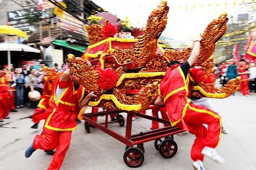 Độc đáo kiệu 'bay' ở Bát Tràng