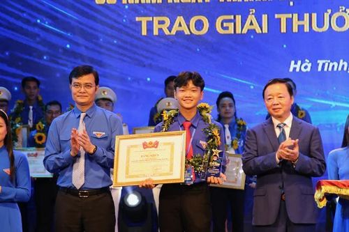 Nam sinh chuyên Hóa là cán bộ Đoàn trẻ nhất nhận giải thưởng Lý Tự Trọng